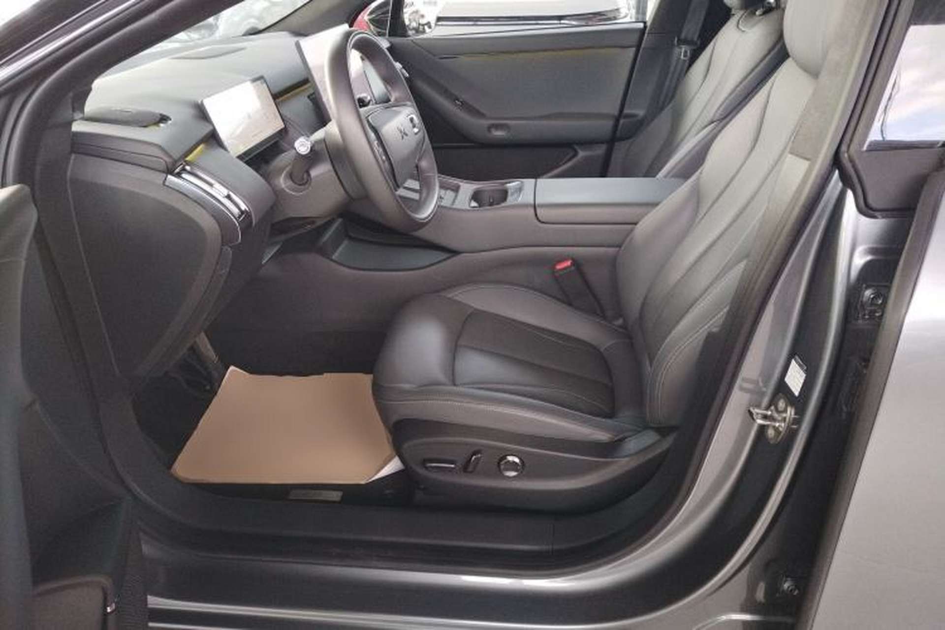 Used XPeng P7+ 2024 Long-Range Max Left Front Seat
