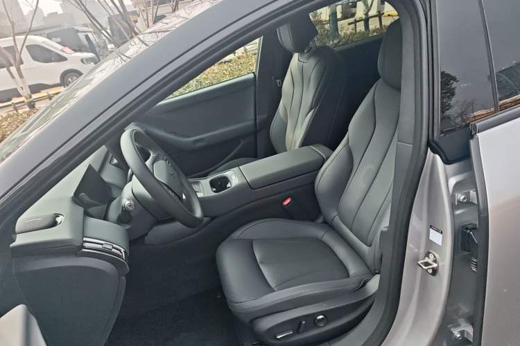 Used XPeng P7+ 2024 Long-Range Max Left Front Seat