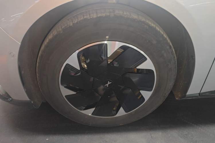 Used XPeng P7+ 2024 Long-Range Max Left Front Wheel Hub
