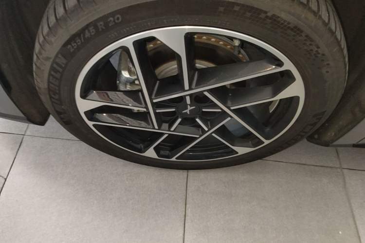 Used XPeng P7+ 2024 Long-Range Max Left Front Wheel Hub
