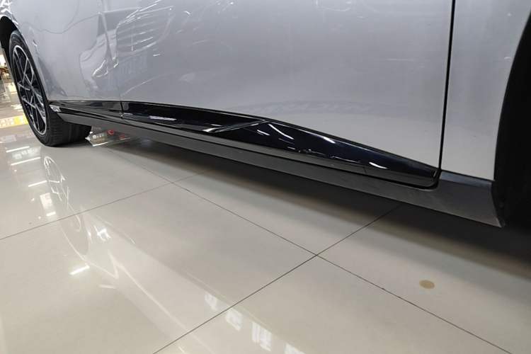 Used XPeng P7+ 2024 Ultra-Long Range Max Left Side Sill