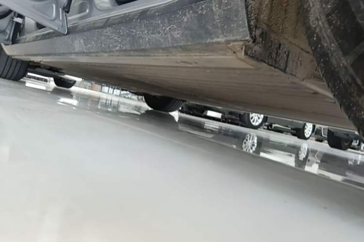 Used XPeng P7+ 2024 Ultra-Long Range Max Left Side Sill