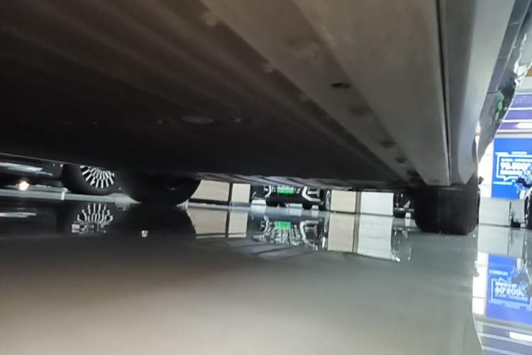 Used XPeng P7+ 2024 Long-Range Max Left Side Sill
