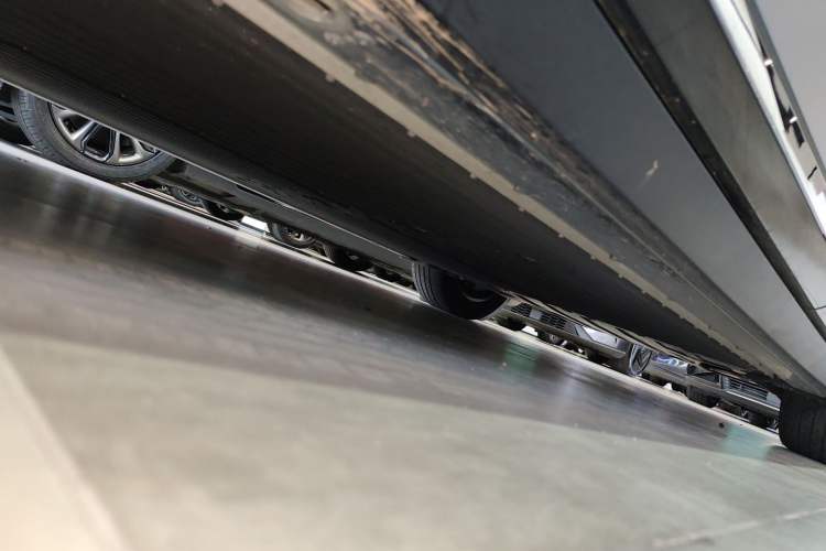 Used XPeng P7+ 2024 Ultra-Long Range Max Left Side Sill