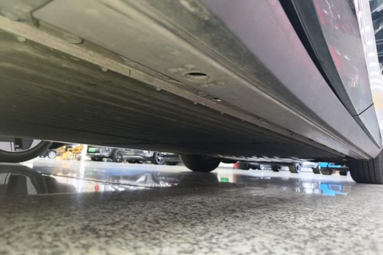 Used XPeng P7+ 2024 Long-Range Max Left Side Sill