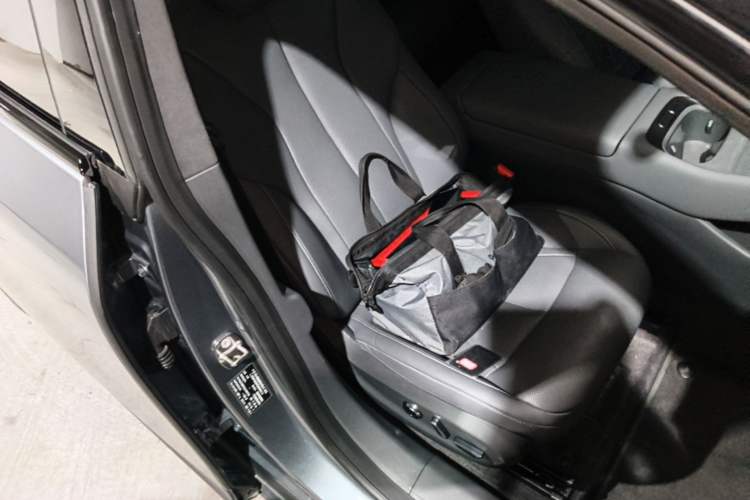Used XPeng P7+ 2024 Long-Range Max Right Front Seat
