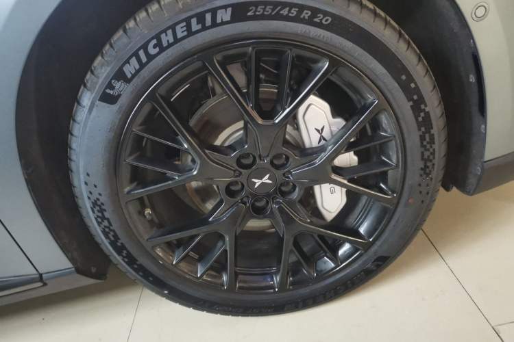 Used XPeng P7+ 2024 Limited Edition Max Right Front Wheel Hub