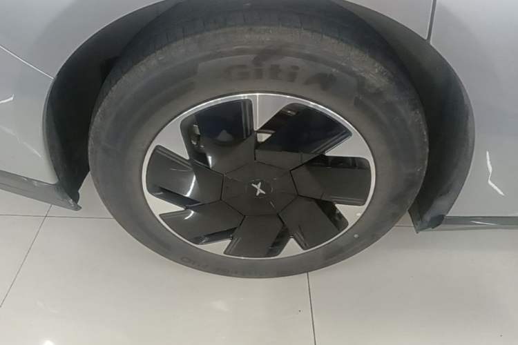 Used XPeng P7+ 2024 Long-Range Max Right Rear Wheel Hub