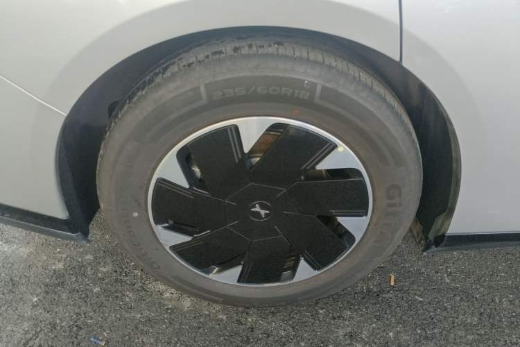 Used XPeng P7+ 2024 Long-Range Max Right Rear Wheel Hub