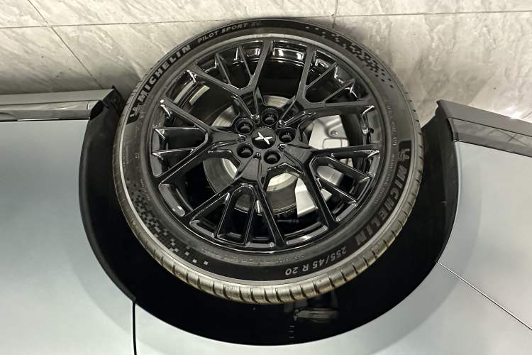 Used XPeng P7+ 2024 Limited Edition Max Right Rear Wheel Hub