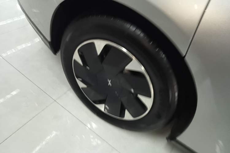 Used XPeng P7+ 2024 Long-Range Max Right Rear Wheel Hub