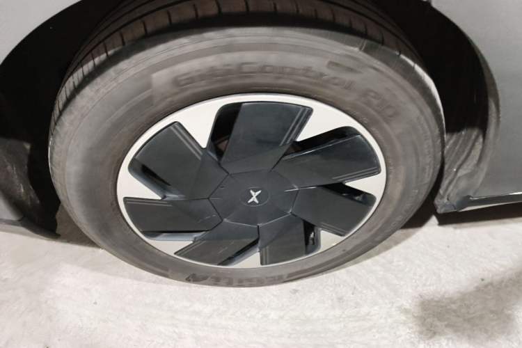 Used XPeng P7+ 2024 Long-Range Max Right Rear Wheel Hub