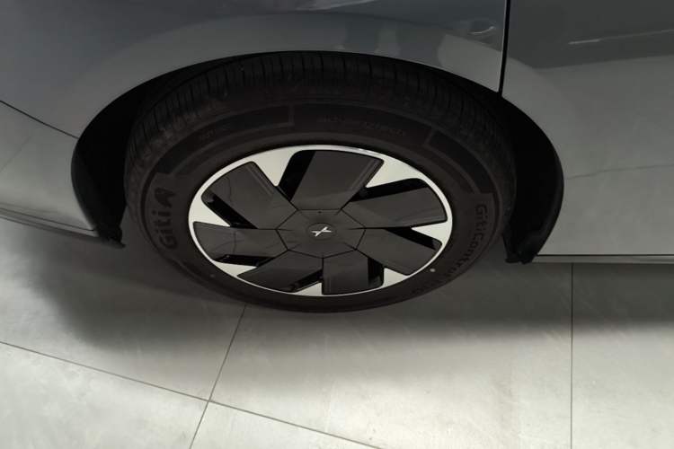 Used XPeng P7+ 2024 Long-Range Max Right Rear Wheel Hub