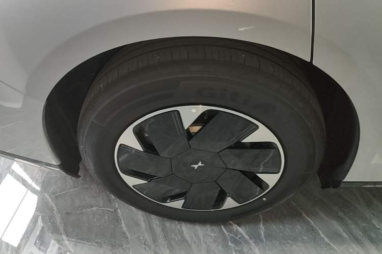 Used XPeng P7+ 2024 Long-Range Max Right Rear Wheel Hub