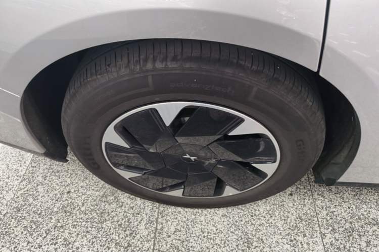 Used XPeng P7+ 2024 Long-Range Max Right Rear Wheel Hub