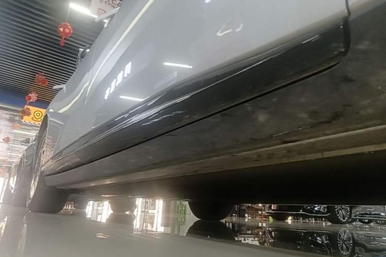 Used XPeng P7+ 2024 Long-Range Max Right Side Sill