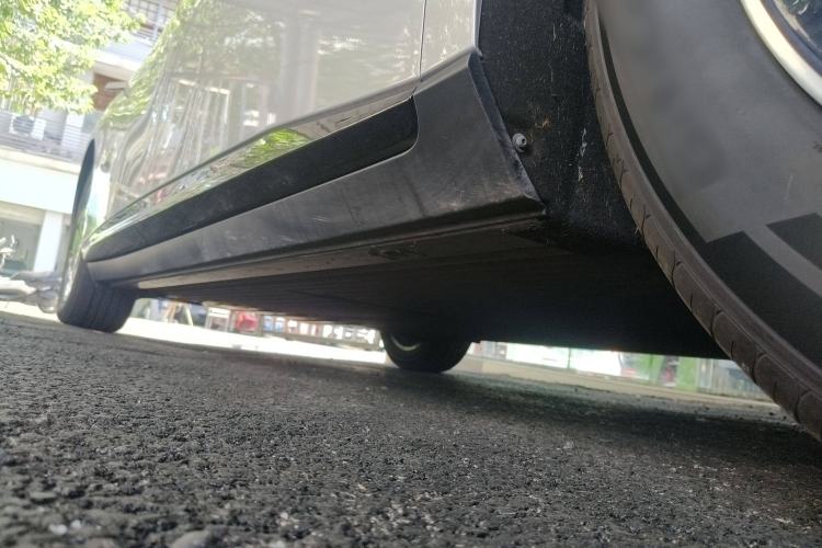 Used XPeng P7+ 2024 Long-Range Max Right Side Sill