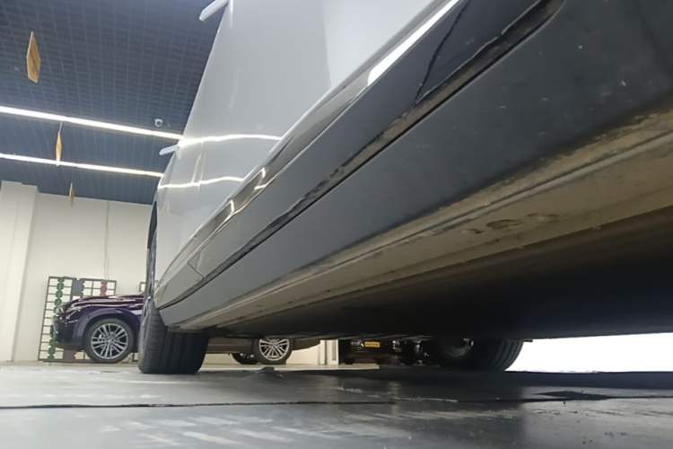 Used XPeng P7+ 2024 Long-Range Max Right Side Sill