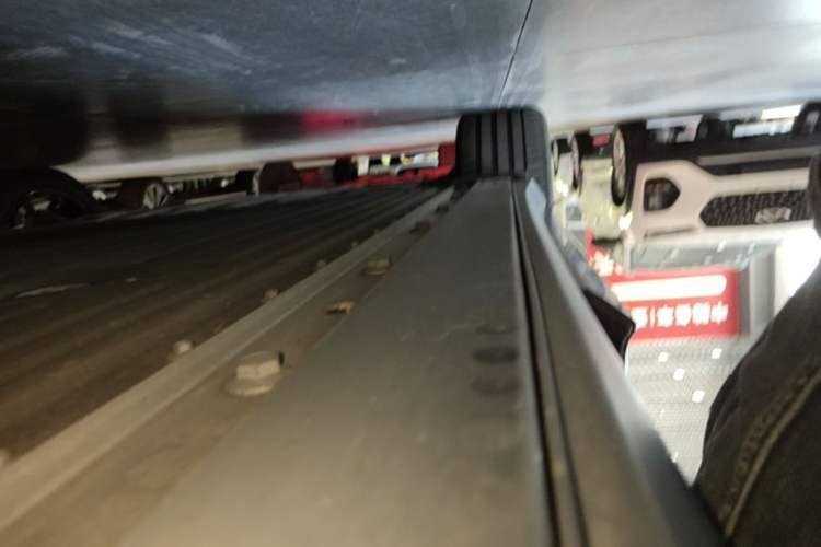 Used XPeng P7+ 2024 Long-Range Max Right Side Sill