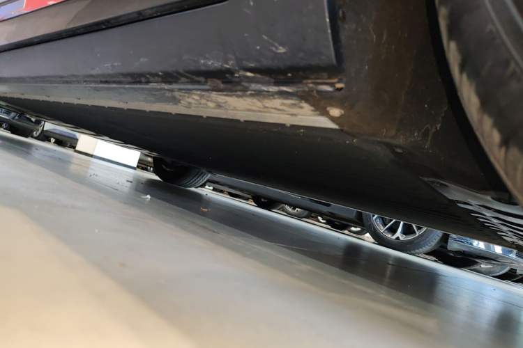 Used XPeng P7+ 2024 Ultra-Long Range Max Right Side Sill