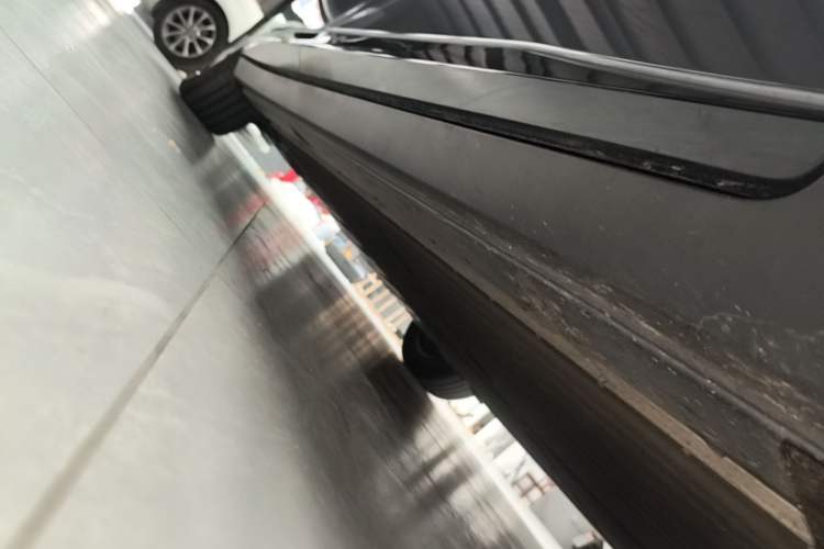 Used XPeng P7+ 2024 Long-Range Max Right Side Sill