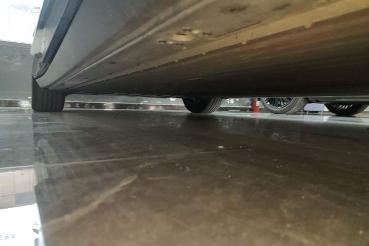 Used XPeng P7+ 2024 Long-Range Max Right Side Sill