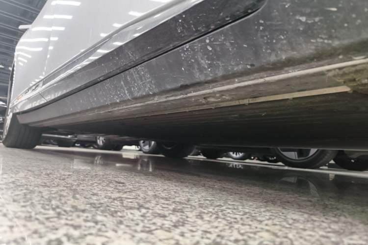 Used XPeng P7+ 2024 Long-Range Max Right Side Sill