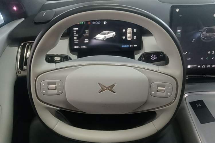 Used XPeng P7+ 2024 Long-Range Max Steering Wheel