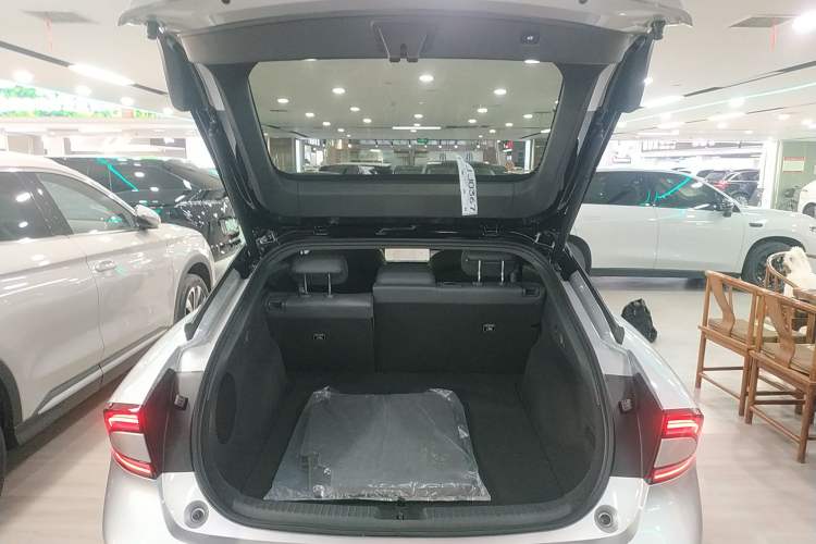 Used XPeng P7+ 2024 Long-Range Max Trunk