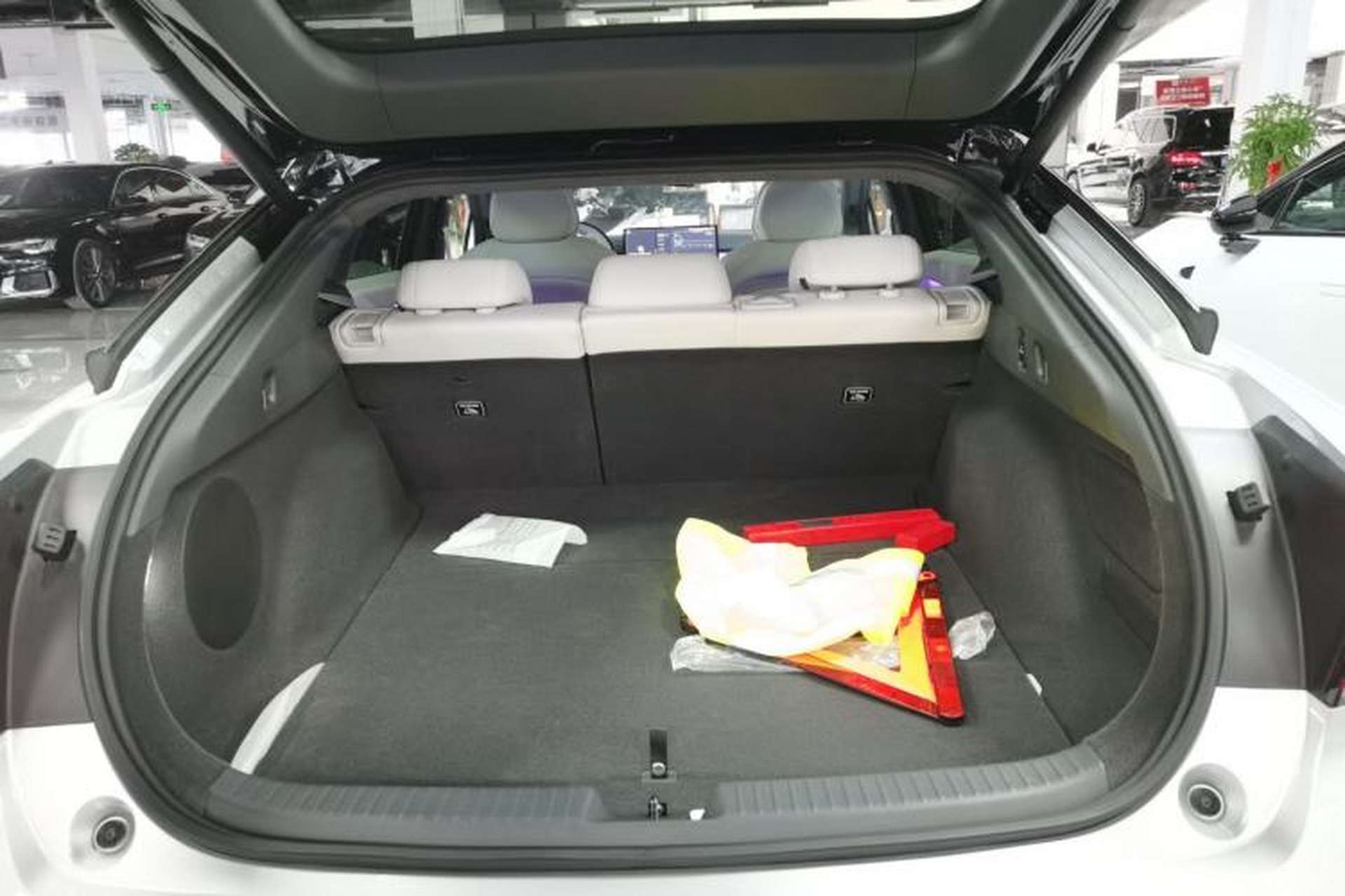Used XPeng P7+ 2024 Long-Range Max Trunk