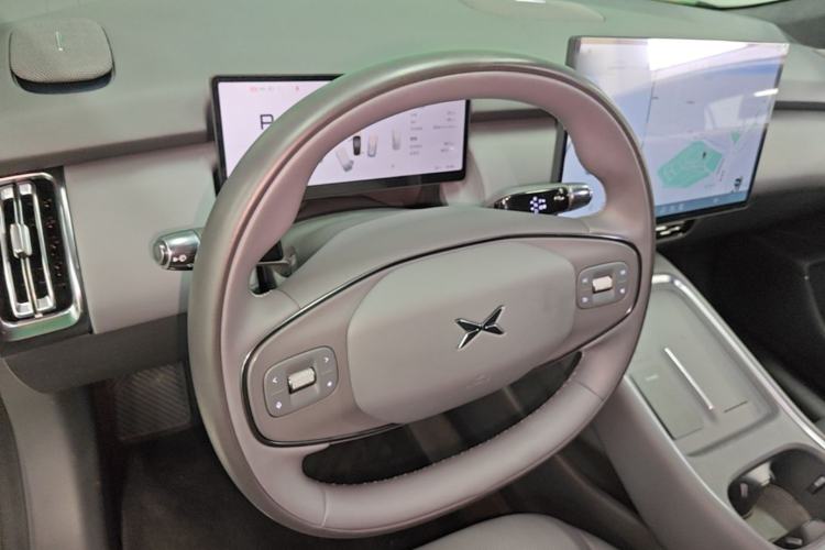 Used XPeng P7+ 2024 Long-Range Max Center Console