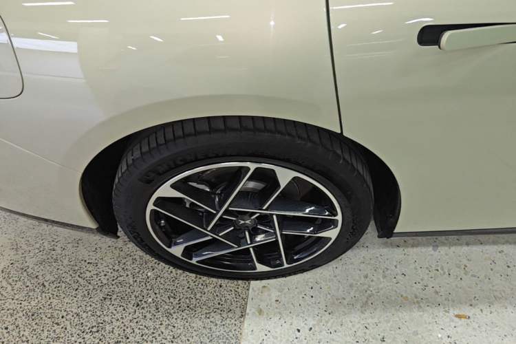Used XPeng P7+ 2024 Long-Range Max Exterior 5