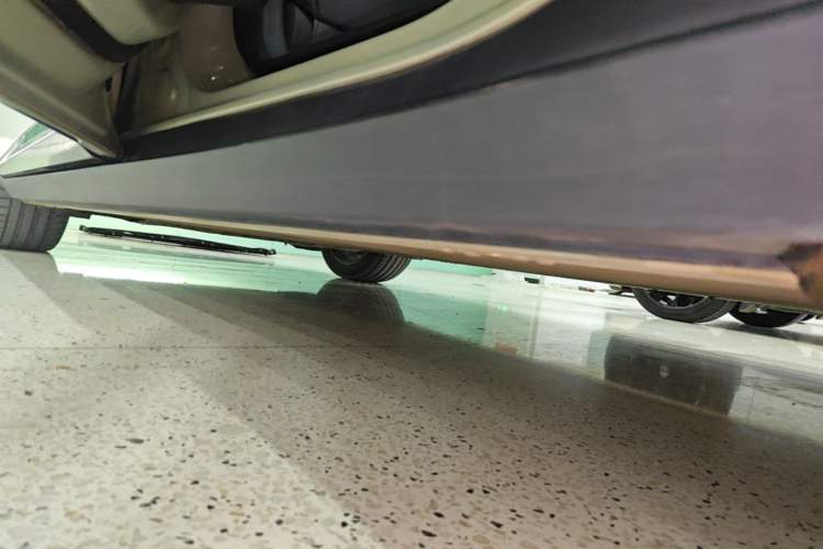Used XPeng P7+ 2024 Long-Range Max Left Side Sill