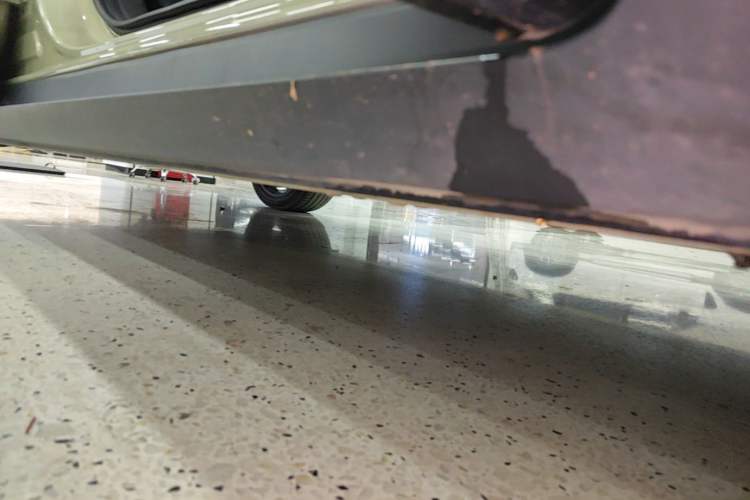 Used XPeng P7+ 2024 Long-Range Max Right Side Sill