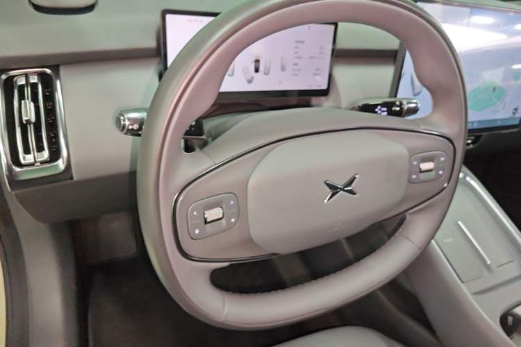 Used XPeng P7+ 2024 Long-Range Max Steering Wheel