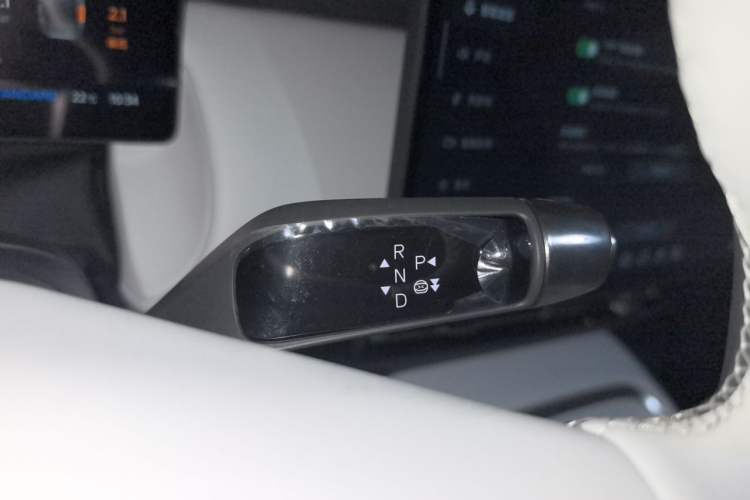 Used XPeng P7+ 2024 Long-Range Max Gear Lever