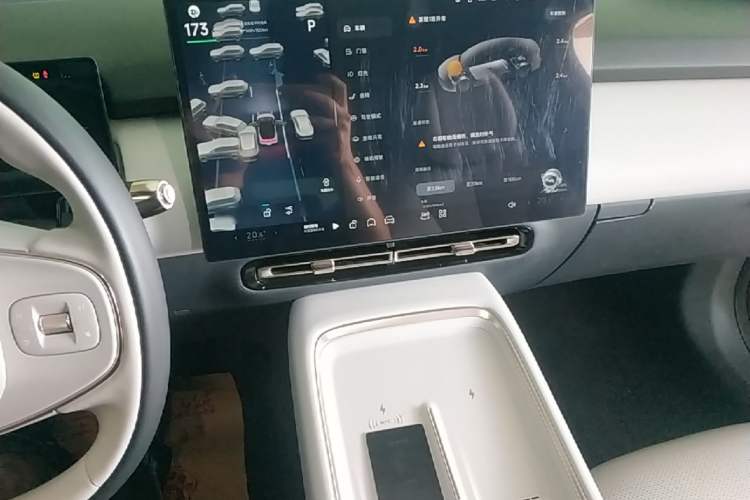 Used XPeng P7+ 2024 Long-Range Max Audio And AC Panel