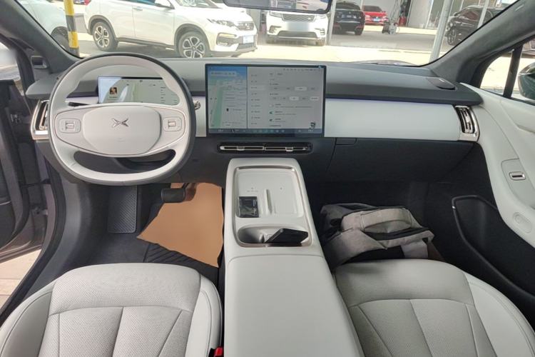 Used XPeng P7+ 2024 Ultra-Long Range Max Center Console