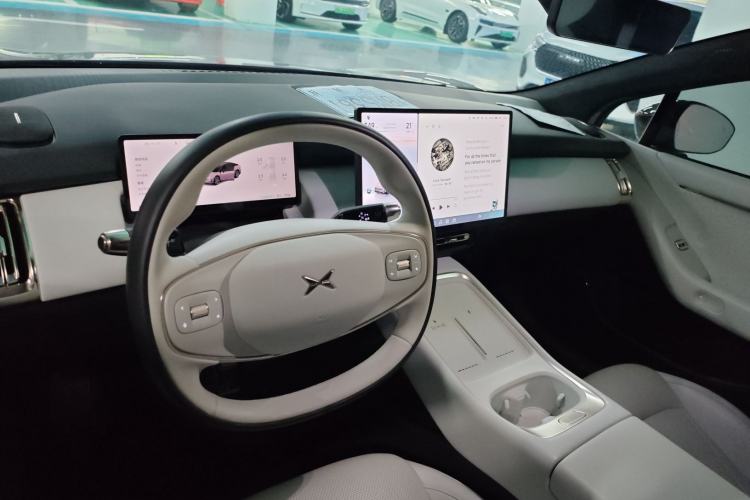 Used XPeng P7+ 2024 Long-Range Max Center Console