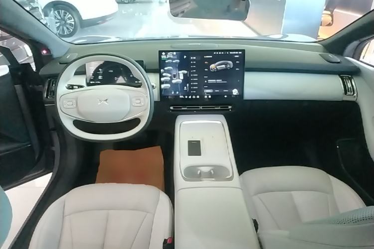 Used XPeng P7+ 2024 Long-Range Max Center Console