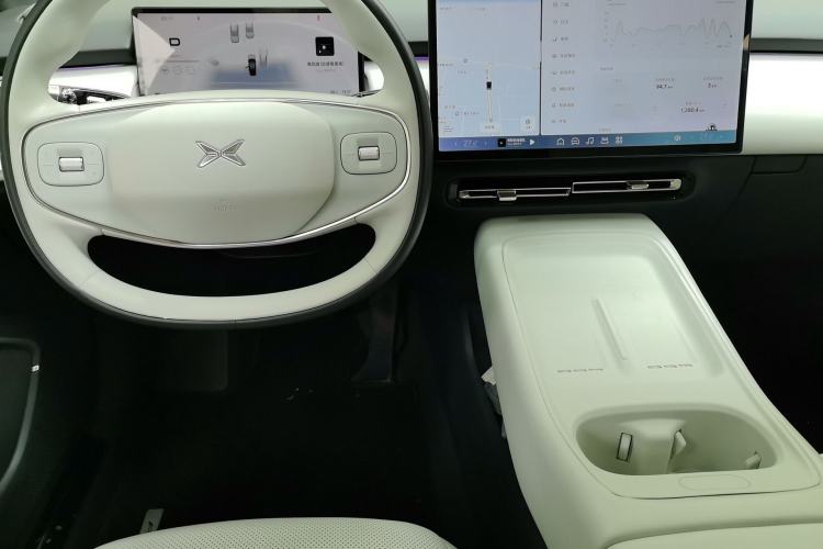 Used XPeng P7+ 2024 Ultra-Long Range Max Center Console