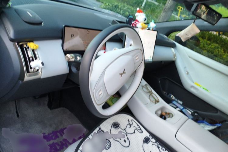 Used XPeng P7+ 2024 Long-Range Max Center Console