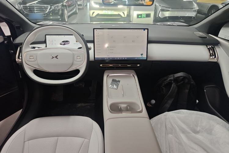 Used XPeng P7+ 2024 Ultra-Long Range Max Center Console
