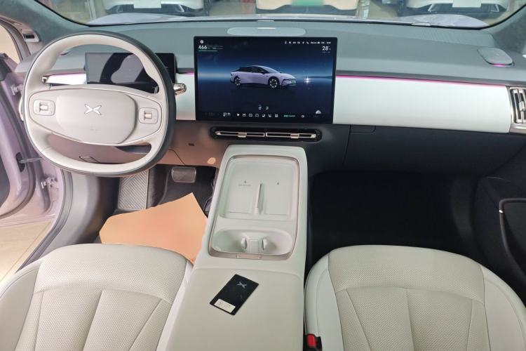 Used XPeng P7+ 2024 Long-Range Max Center Console