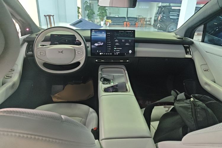 Used XPeng P7+ 2024 Long-Range Max Center Console