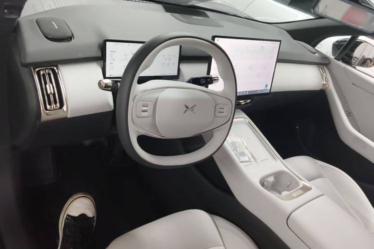 Used XPeng P7+ 2024 Long-Range Max Center Console