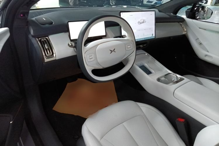 Used XPeng P7+ 2024 Long-Range Max Center Console