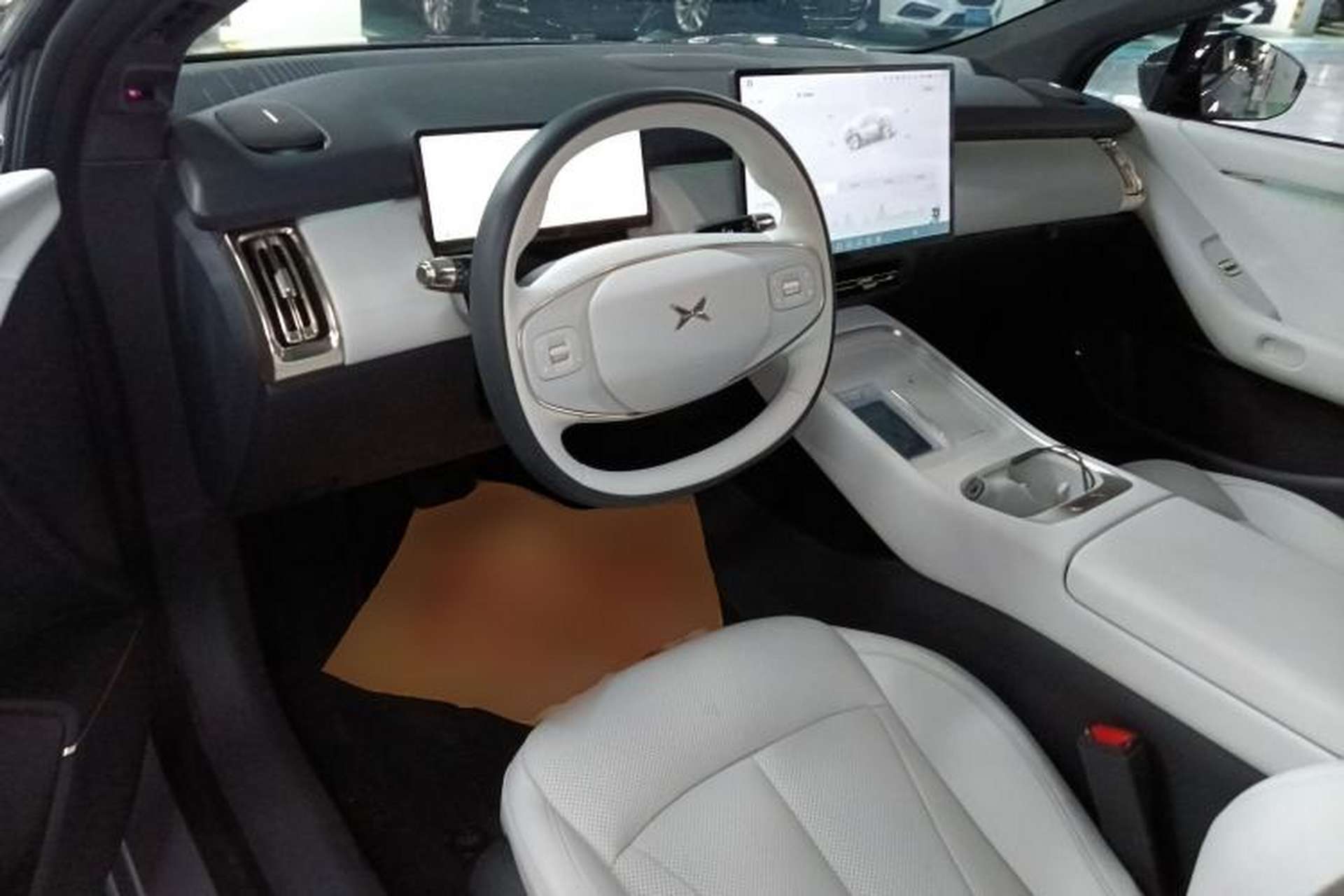 Used XPeng P7+ 2024 Long-Range Max Center Console