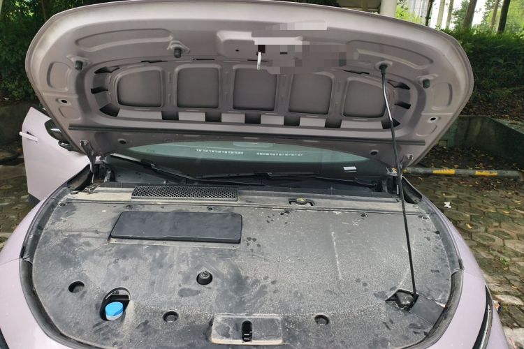 Used XPeng P7+ 2024 Ultra-Long Range Max Engine Bay