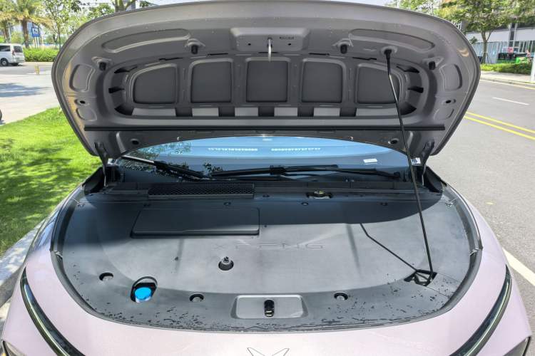 Used XPeng P7+ 2024 Ultra-Long Range Max Engine Bay